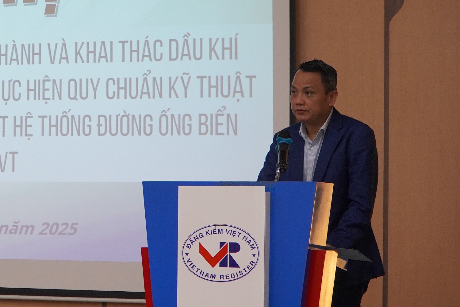 đại biểu.jpg